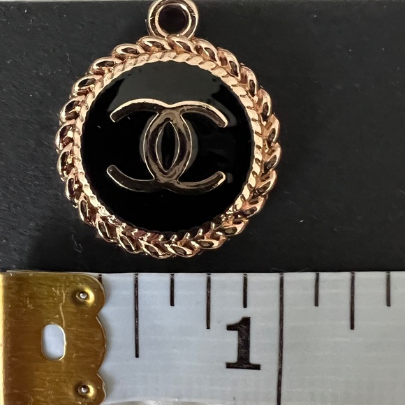 CC Black and Gold Pendant - Picture 3 of 3
